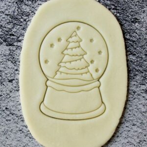 decupator craciun glob cu suport si om de turta dulce